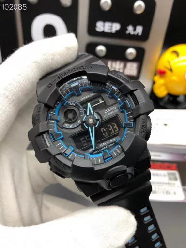 Hot selling GA-710 hand-raise light Casio G-SHOCK--classic shockproof dial design👍In stock and shipped immediately, 45-degree automatic hand-raise light function with strong visual impact🙈LCD liquid crystal display💡Stopwatch speed function accurate to 1/1000 second⌛Shockproof📣Anti-magnetic💥200 meters waterproof🏊48 city time📲Countdown⏳Alarm clock⏰Fully automatic calendar and other powerful functions📆