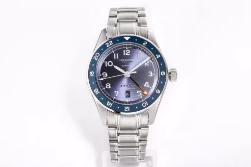 Longines launches the new Spirit Pioneer ZuIu Time watch!1⃣️Diameter 42 mm, frosted lettering, frosted ceramic bezel, bidirectional rotation, synchronized with the official website!2⃣️The bezel is decorated with black, green and blue ceramic inlays, marked with 24-hour scale and Super-LumiNova fluorescent inverted triangle, indicating the time information of the second time zone.3⃣️The disk is also decorated with a flying wing hourglass pattern and five star reliefs. There is a date window at 6 o'clock.4⃣️The sapphire crystal mirror is slightly arched, and both the inside and outside are treated with anti-glare coating. The bidirectional rotation is precise and smooth. The watch is equipped with a screw-in crown that is easy to grip and adjust, and the sealed case back is fixed by 6 screws, with excellent water resistance of 100 meters.5⃣️Stainless steel bracelet or brown/yellow/blue Italian calfskin, with a safety buckle, excellent, comfortable and sturdy.6⃣️The 2836 movement is modified into the original L844.4 automatic winding movement, which can provide up to 48 hours of power reserve and is certified by the Swiss Official Observatory (COSO).Welcome all watch friends to appreciate it!
