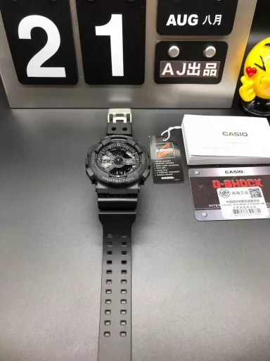 GA-110 Hand-raise Light Casio G-SHOCK--Classic shockproof dial design👍In stock and shipped immediately, 45-degree automatic hand-raise light function with strong visual impact🙈LCD liquid crystal display💡Stopwatch speed function accurate to 1/1000 second⌛Shockproof📣Anti-magnetic💥200 meters waterproof🏊48 city time📲Countdown⏳Alarm clock⏰Fully automatic calendar and other powerful functions