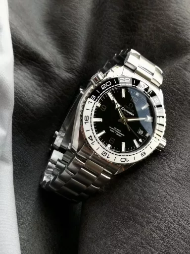 VS limited edition recommendation: Omega Seamaster series 215.30.44.22.01.001 watch, stainless steel bracelet case, bidirectional rotating bezel, black dial, 8906 automatic machinery, 43.5 mm.