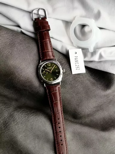 TTF Fresh Seafood Recommendation: Panerai Radar Series PAM01293 watch, stainless steel case with black Italian imported calfskin strap, sapphire crystal glass, blue dial with stick-shaped hour markers, luminous display. Equipped with P.900 automatic mechanical movement, size: 40 mm