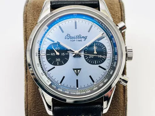 The Breitling Top Time A23310121G1X1 BN5 is a unique watch that combines extraordinary design.When the original Top Time was launched in the 1960s, the goal was clear: to create a series of “ultra-modern chronographs” that would meet the needs of “young, ambitious professionals.” This sports watch was not only popular with this group, but also with young female consumers, who were deeply attracted by its striking lines and undeniable elegance. Today, the Top Time series is a modern interpretation of this fashionable chronograph at the time, especially with the “Zorro dial” known to collectors, one of the most recognizable dials in the watchmaking world.1⃣️41 mm stainless steel case!2⃣️Pot-lid sapphire crystal!3⃣️Brown nubuck leather strap with stainless steel pin buckle.4⃣️Equipped with Asia-7750 chronograph movement, it is limited to 2,000 pieces worldwide. Exquisitely recommend men's multifunctional mechanical watches, carefully crafted for you to shoot ultra-realistic photos!TF Factory's masterpiece welcomes your appreciation!