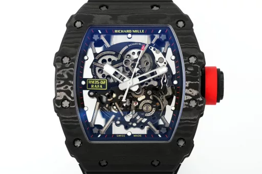ZF.Factory once again amazed the watch industry and officially opened a new milestone for RM35-02!1) Case: The watch is made of high-tech TPT [quartz fiber] material, with a size of 49.94*44.5MM and a thickness of no more than 45μm. The silica fiber layer is interwoven with special resin fibers through a special automated control system. The fibers between the layers are interwoven at a 45-degree angle. After being heated to 120 degrees Celsius in a three-stage high-temperature flame furnace, they are sent to ProArt for processing and molding. Natural quartz fiber is white, light in texture, and has super impact resistance, non-allergic and UV resistance.2) Movement: Equipped with the newly developed Calibre RMAL1 integrated movement, the movement base and bridge are made of grade 5 titanium alloy sandblasting process, and are treated with PVD/Titaly to ensure maximum rigidity and smooth surface. The unique variable geometry balance wheel can speed up or slow down the winding by adjusting the position of six different wings. The inertial balance wheel oscillates at a frequency of 28800VPH and is equipped with a double barrel system to ensure greater and more stable torque. It also provides a 55-hour power reserve.More importantly, the newly released RMAL1 integrated movement of ZF is the only one in the market that uses real white gemstones on the upper and lower parts of the balance wheel on an integrated base. It is genuine and affordable! This is also the biggest difference from the patch gemstones on the market (other manufacturers)! This is a huge leap forward in ZF's research and development!