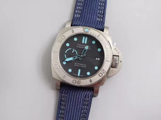 VS new model released: PAM985-47mm, Panerai's 2019 masterpiece: internal floating logo, three-dimensional digital bezel, sandwich dial, PET resin fiber cloth strap, perfect combination of new and old iconic elements, breaking through itself. Thinner thickness, resin fiber strap, comfortable to wear and not bulky. Worth having, highly recommended