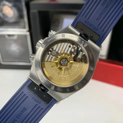 Vacheron Constantin Overseas Chronograph 5500V/110A-B075 watch equipped with a customized version of Cal. 5200 chronograph automatic mechanical movement, double-sided sapphire 42.5mm Vacheron Constantin