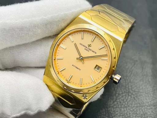 V9 Factory2024 Highly Recommended The highest version on the market The latest style is retro and fashionable】Favoured by many celebrities - Vacheron Constantin has re-launched the iconic luxury sports watch in the historical masterpiece series to commemorate the 222nd anniversary of the brand.1⃣️Case: size 37MM, thickness 8MM!2⃣️The barrel shape adopts a three-part structure so that the overall structure does not appear small. The grooved large gear bezel and the Maltese cross logo at 5 o'clock show its noble atmosphere!3⃣️Dial: Gold. Rose gold. Brushed silver and brushed gray with metal brushed bar hour markers and bar hands with luminous coating, retaining the most classic two-hand!4⃣️Movement: 9015 modified Vacheron Constantin's self-produced 2455/2 movement. All parts from the splint to the steel wheel are finely decorated, and the automatic oscillator is plated with 22k gold and engraved with the font 2225⃣️Strap: The integrated hexagonal central link makes the whole watch more angular, while retaining the timeless and elegant beautyV9 Factory's masterpiece is welcome to appreciate it