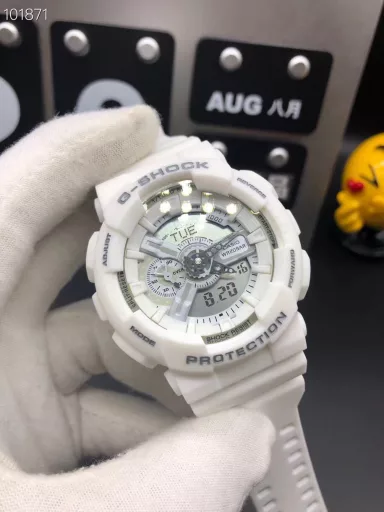 GA-110 Hand-raise Light Casio G-SHOCK--Classic shockproof dial design👍In stock and shipped immediately, 45-degree automatic hand-raise light function with strong visual impact🙈LCD liquid crystal display💡Stopwatch speed function accurate to 1/1000 second⌛Shockproof📣Anti-magnetic💥200 meters waterproof🏊48 city time📲Countdown⏳Alarm clock⏰Fully automatic calendar and other powerful functions