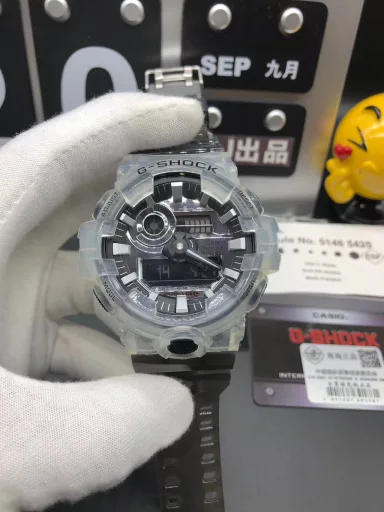 Hot selling GA-710 hand-raise light Casio G-SHOCK--classic shockproof dial design👍In stock and shipped immediately, 45-degree automatic hand-raise light function with strong visual impact🙈LCD liquid crystal display💡Stopwatch speed function accurate to 1/1000 second⌛Shockproof📣Anti-magnetic💥200 meters waterproof🏊48 city time📲Countdown⏳Alarm clock⏰Fully automatic calendar and other powerful functions📆