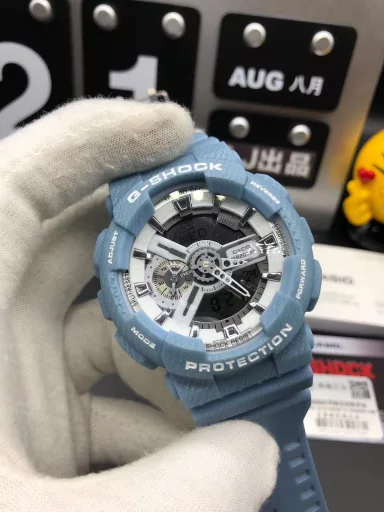 GA-110 Hand-raise Light Casio G-SHOCK--Classic shockproof dial design👍In stock and shipped immediately, 45-degree automatic hand-raise light function with strong visual impact🙈LCD liquid crystal display💡Stopwatch speed function accurate to 1/1000 second⌛Shockproof📣Anti-magnetic💥200 meters waterproof🏊48 city time📲Countdown⏳Alarm clock⏰Fully automatic calendar and other powerful functions