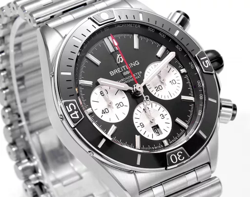 The first BLS new product on the market - Breitling Super Mechanical Chronograph 44mm, exclusive ceramic technology, breaking through the original technical barriers. The design inspiration comes from the Italian Air Force 