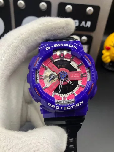 GA-110 Hand-raise Light Casio G-SHOCK--Classic shockproof dial design👍In stock and shipped immediately, 45-degree automatic hand-raise light function with strong visual impact🙈LCD liquid crystal display💡Stopwatch speed function accurate to 1/1000 second⌛Shockproof📣Anti-magnetic💥200 meters waterproof🏊48 city time📲Countdown⏳Alarm clock⏰Fully automatic calendar and other powerful functions