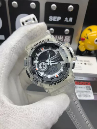 GA-400 hand-raise light Casio G-SHOCK--classic shockproof dial design👍In stock and shipped immediately, 45-degree automatic hand-raise light function with strong visual impact🙈LCD liquid crystal display💡Stopwatch speed function accurate to 1/1000 second⌛Shockproof📣Anti-magnetic💥200 meters waterproof🏊48 city time📲Countdown⏳Alarm clock⏰Fully automatic calendar and other powerful functions