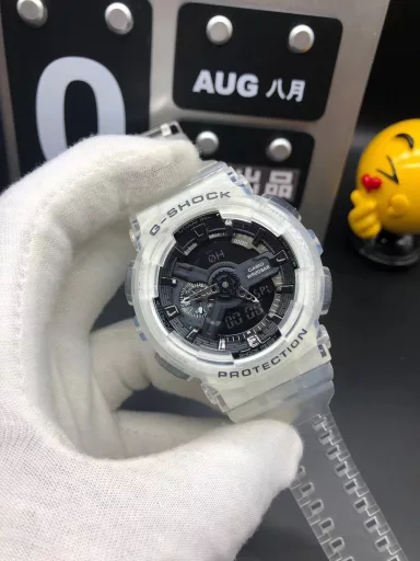 GA-110 Hand-raise Light Casio G-SHOCK--Classic shockproof dial design👍In stock and shipped immediately, 45-degree automatic hand-raise light function with strong visual impact🙈LCD liquid crystal display💡Stopwatch speed function accurate to 1/1000 second⌛Shockproof📣Anti-magnetic💥200 meters waterproof🏊48 city time📲Countdown⏳Alarm clock⏰Fully automatic calendar and other powerful functions