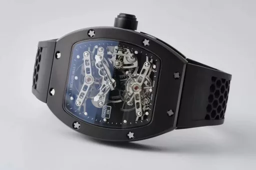 The RM027 is a replica of the axe of creation. It is the first tourbillon movement customized based on a single watch model, Richard Miller RM 027. It highly restores the design texture of the RICHARD MILLE RM027, which is priced at four million. It has a 40mm diameter, a titanium case, and is coated with a hydrogen-free graphite film, which reduces the weight by 30% and increases the hardness by 40%. The rubber strap imported from Indonesia is a honeycomb strap designed based on the genuine RM027. It is the most restored RM027 on the market and the first Richard Miller with genuine texture. With omnipotence, we pay tribute to you who are omnipotent - Eur factory