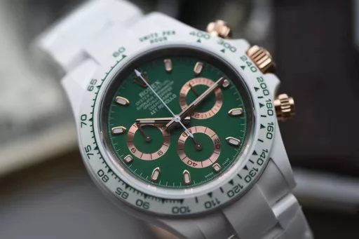 【ZF.Factory New Creative Modification】Dare to be the first in the world - create the first subversive Rolex Daytona chronograph in China, the king of the watch, truly experience limited edition!Super nano ceramic imported from Germany! It is the only one in the industry. The case, bracelet, Cerachrom ceramic solid outer ring and tachymeter scale are all made of the latest developed super nano ceramic material. This material can not only achieve the effect of scratch resistance, wear resistance and anti-fouling, but also greatly enhance the pressure resistance and waterproof performance of the watch. The dial scale is filled with Swiss super luminous material, so that you can still see the time clearly in the absence of light.From the original mold to 100% restoration, every detail has been precisely polished and repeatedly inspected hundreds of times to ensure the quality of each watch, equipped with ShanghaiCal.4130 movement, with a swing frequency of 28,800 times/hour. The power reserve time reaches 72 hours+. The diameter of the watch: 40 x 12.4mm, the weight is only 108g, light and comfortable, and the wearing feeling is unparalleled.Produced by ZF Factory, it injects infinite creativity and life into your watch, creating classics that are difficult to surpass!