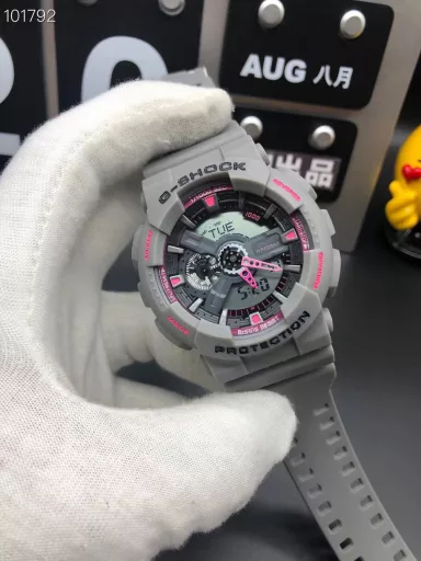 GA-110 Hand-raise Light Casio G-SHOCK--Classic shockproof dial design👍In stock and shipped immediately, 45-degree automatic hand-raise light function with strong visual impact🙈LCD liquid crystal display💡Stopwatch speed function accurate to 1/1000 second⌛Shockproof📣Anti-magnetic💥200 meters waterproof🏊48 city time📲Countdown⏳Alarm clock⏰Fully automatic calendar and other powerful functions