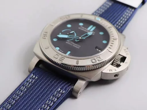 VS new model released: PAM985-47mm, Panerai's 2019 masterpiece: internal floating logo, three-dimensional digital bezel, sandwich dial, PET resin fiber cloth strap, perfect combination of new and old iconic elements, breaking through itself. Thinner thickness, resin fiber strap, comfortable to wear and not bulky. Worth having, highly recommended