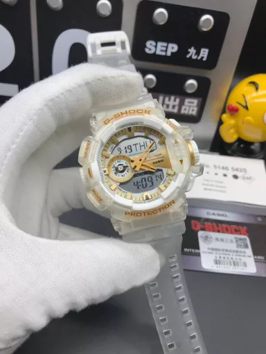 GA-400 hand-raise light Casio G-SHOCK--classic shockproof dial design👍In stock and shipped immediately, 45-degree automatic hand-raise light function with strong visual impact🙈LCD liquid crystal display💡Stopwatch speed function accurate to 1/1000 second⌛Shockproof📣Anti-magnetic💥200 meters waterproof🏊48 city time📲Countdown⏳Alarm clock⏰Fully automatic calendar and other powerful functions