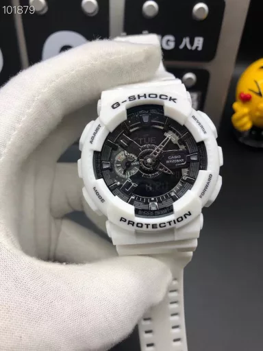 GA-110 Hand-raise Light Casio G-SHOCK--Classic shockproof dial design👍In stock and shipped immediately, 45-degree automatic hand-raise light function with strong visual impact🙈LCD liquid crystal display💡Stopwatch speed function accurate to 1/1000 second⌛Shockproof📣Anti-magnetic💥200 meters waterproof🏊48 city time📲Countdown⏳Alarm clock⏰Fully automatic calendar and other powerful functions
