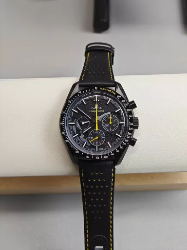 tw Omega Speedmaster Dark Side of the Moon Apollo 8