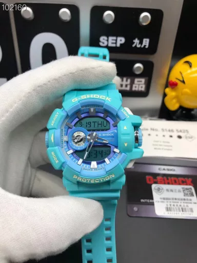 GA-400 hand-raise light Casio G-SHOCK--classic shockproof dial design👍In stock and shipped immediately, 45-degree automatic hand-raise light function with strong visual impact🙈LCD liquid crystal display💡Stopwatch speed function accurate to 1/1000 second⌛Shockproof📣Anti-magnetic💥200 meters waterproof🏊48 city time📲Countdown⏳Alarm clock⏰Fully automatic calendar and other powerful functions