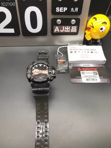 GA-400 hand-raise light Casio G-SHOCK--classic shockproof dial design👍In stock and shipped immediately, 45-degree automatic hand-raise light function with strong visual impact🙈LCD liquid crystal display💡Stopwatch speed function accurate to 1/1000 second⌛Shockproof📣Anti-magnetic💥200 meters waterproof🏊48 city time📲Countdown⏳Alarm clock⏰Fully automatic calendar and other powerful functions