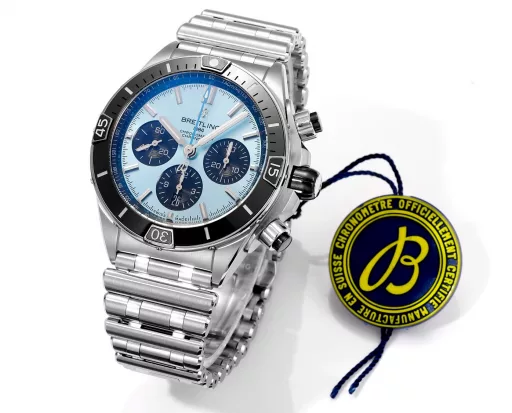 The first BLS new product on the market - Breitling Super Mechanical Chronograph 44mm, exclusive ceramic technology, breaking through the original technical barriers. The design inspiration comes from the Italian Air Force 