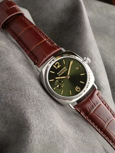TTF Fresh Seafood Recommendation: Panerai Radar Series PAM01293 watch, stainless steel case with black Italian imported calfskin strap, sapphire crystal glass, blue dial with stick-shaped hour markers, luminous display. Equipped with P.900 automatic mechanical movement, size: 40 mm
