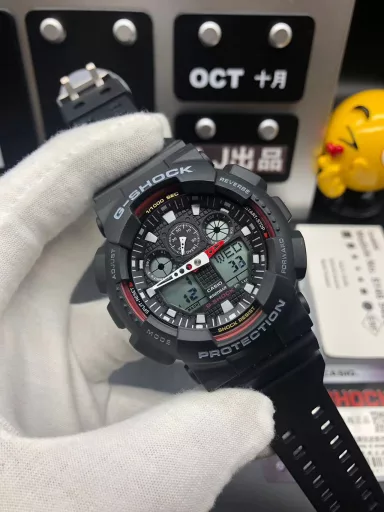 GA-110 Hand-raise Light Casio G-SHOCK--Classic shockproof dial design👍In stock and shipped immediately, 45-degree automatic hand-raise light function with strong visual impact🙈LCD liquid crystal display💡Stopwatch speed function accurate to 1/1000 second⌛Shockproof📣Anti-magnetic💥200 meters waterproof🏊48 city time📲Countdown⏳Alarm clock⏰Fully automatic calendar and other powerful functions