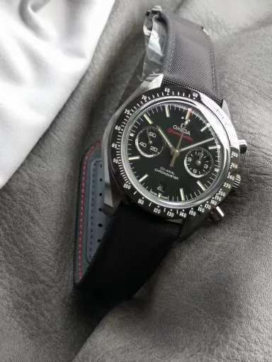 OM: Omega Speedmaster 311.92.44.51.01.003 (Dark Side of the Moon), ceramic case with coated nylon strap, black panda plate, zirconium oxide ceramic dial, decorated with eye-catching white 18K gold 