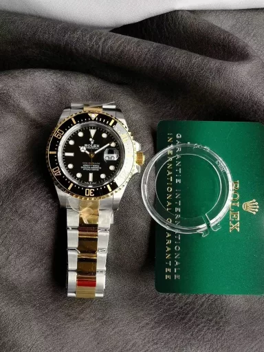 VS Limited Edition Recommendation: Rolex Sea-Dweller series m126603-0001 watch, stainless steel and gold case and bracelet, gold, 60-minute progressive scale unidirectional rotating outer ring, with scratch-resistant Cerachrom ceramic bezel, gold-coated numbers and scales, black glossy, fine matte, 18ct gold hour markers, easy-to-read Chromalight luminous (long-lasting blue light); 18ct gold hands, easy-to-read Chromalight luminous (long-lasting blue light), equipped with 3235 automatic machinery, 43 mm.