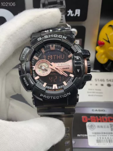 GA-400 hand-raise light Casio G-SHOCK--classic shockproof dial design👍In stock and shipped immediately, 45-degree automatic hand-raise light function with strong visual impact🙈LCD liquid crystal display💡Stopwatch speed function accurate to 1/1000 second⌛Shockproof📣Anti-magnetic💥200 meters waterproof🏊48 city time📲Countdown⏳Alarm clock⏰Fully automatic calendar and other powerful functions