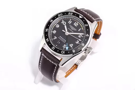 Longines launches the new Spirit Pioneer ZuIu Time watch!1⃣️Diameter 42 mm, frosted lettering, frosted ceramic bezel, bidirectional rotation, synchronized with the official website!2⃣️The bezel is decorated with black, green and blue ceramic inlays, marked with 24-hour scale and Super-LumiNova fluorescent inverted triangle, indicating the time information of the second time zone.3⃣️The disk is also decorated with a flying wing hourglass pattern and five star reliefs. There is a date window at 6 o'clock.4⃣️The sapphire crystal mirror is slightly arched, and both the inside and outside are treated with anti-glare coating. The bidirectional rotation is precise and smooth. The watch is equipped with a screw-in crown that is easy to grip and adjust, and the sealed case back is fixed by 6 screws, with excellent water resistance of 100 meters.5⃣️Stainless steel bracelet or brown/yellow/blue Italian calfskin, with a safety buckle, excellent, comfortable and sturdy.6⃣️The 2836 movement is modified into the original L844.4 automatic winding movement, which can provide up to 48 hours of power reserve and is certified by the Swiss Official Observatory (COSO).Welcome all watch friends to appreciate it!