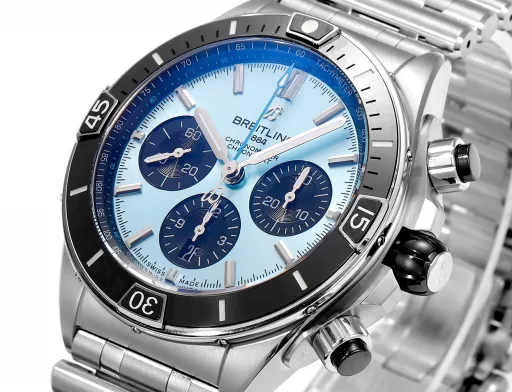 The first BLS new product on the market - Breitling Super Mechanical Chronograph 44mm, exclusive ceramic technology, breaking through the original technical barriers. The design inspiration comes from the Italian Air Force 