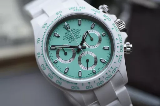 【ZF.Factory New Creative Modification】Dare to be the first in the world - create the first subversive Rolex Daytona chronograph in China, the king of the watch, truly experience limited edition!Super nano ceramic imported from Germany! It is the only one in the industry. The case, bracelet, Cerachrom ceramic solid outer ring and tachymeter scale are all made of the latest developed super nano ceramic material. This material can not only achieve the effect of scratch resistance, wear resistance and anti-fouling, but also greatly enhance the pressure resistance and waterproof performance of the watch. The dial scale is filled with Swiss super luminous material, so that you can still see the time clearly in the absence of light.From the original mold to 100% restoration, every detail has been precisely polished and repeatedly inspected hundreds of times to ensure the quality of each watch, equipped with ShanghaiCal.4130 movement, with a swing frequency of 28,800 times/hour. The power reserve time reaches 72 hours+. The diameter of the watch: 40 x 12.4mm, the weight is only 108g, light and comfortable, and the wearing feeling is unparalleled.Produced by ZF Factory, it injects infinite creativity and life into your watch, creating classics that are difficult to surpass!