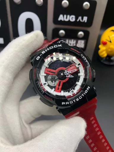 GA-110 Hand-raise Light Casio G-SHOCK--Classic shockproof dial design👍In stock and shipped immediately, 45-degree automatic hand-raise light function with strong visual impact🙈LCD liquid crystal display💡Stopwatch speed function accurate to 1/1000 second⌛Shockproof📣Anti-magnetic💥200 meters waterproof🏊48 city time📲Countdown⏳Alarm clock⏰Fully automatic calendar and other powerful functions