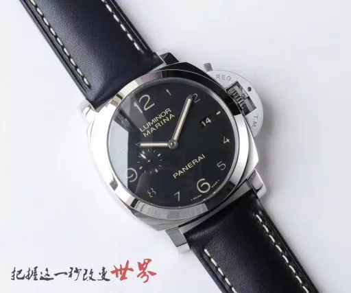VS Panerai 359 V2 version synchronizes the original movement functions! Super luminous! Main upgraded movement functions:V1 hour hand cannot be adjusted separately V2 version upgraded hour hand can be adjusted separately Upgraded to the same as the originalV1 calendar can be adjusted quickly, V2 version upgraded calendar can be adjusted by hour hand Upgraded to the same as the originalMovement appearance design and thickness are closer, with a similarity of more than 95%