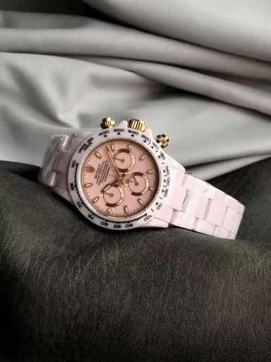 Accepting reservations [rose][rose][rose]N6 Factory super cost-effective [strong] belongs to the AET company co-branded ceramic Daytona series:① Using Dandong 4131 exclusive movement trial version 4801 machine, currently the most stable version of 4131 movement, zero repair, super stable [rose]② Imported nano solid core ceramic material, after continuous testing, the material is not easy to break, and is cut-resistant, wear-resistant, and anti-fouling [rose]③ All literal colors are infinitely close to the original color [rose]④ It has 5 color schemes, Bis Abu Dhabi Bis Kai Green, Racing Green, Sakura Pink, Panda White Series, quality online, absolutely super cost-effective watch [rose]
