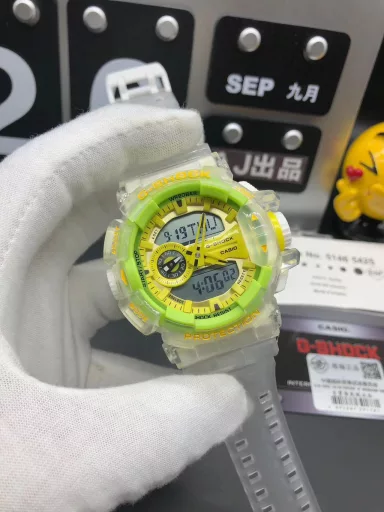 GA-400 hand-raise light Casio G-SHOCK--classic shockproof dial design👍In stock and shipped immediately, 45-degree automatic hand-raise light function with strong visual impact🙈LCD liquid crystal display💡Stopwatch speed function accurate to 1/1000 second⌛Shockproof📣Anti-magnetic💥200 meters waterproof🏊48 city time📲Countdown⏳Alarm clock⏰Fully automatic calendar and other powerful functions