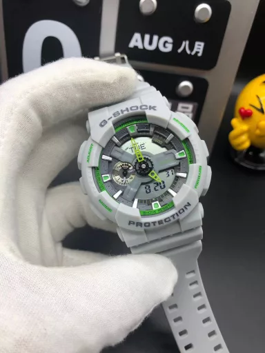 GA-110 Hand-raise Light Casio G-SHOCK--Classic shockproof dial design👍In stock and shipped immediately, 45-degree automatic hand-raise light function with strong visual impact🙈LCD liquid crystal display💡Stopwatch speed function accurate to 1/1000 second⌛Shockproof📣Anti-magnetic💥200 meters waterproof🏊48 city time📲Countdown⏳Alarm clock⏰Fully automatic calendar and other powerful functions