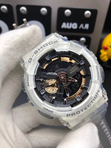 GA-110 Hand-raise Light Casio G-SHOCK--Classic shockproof dial design👍In stock and shipped immediately, 45-degree automatic hand-raise light function with strong visual impact🙈LCD liquid crystal display💡Stopwatch speed function accurate to 1/1000 second⌛Shockproof📣Anti-magnetic💥200 meters waterproof🏊48 city time📲Countdown⏳Alarm clock⏰Fully automatic calendar and other powerful functions