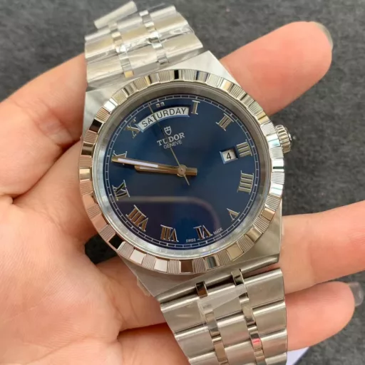 V7 41mm