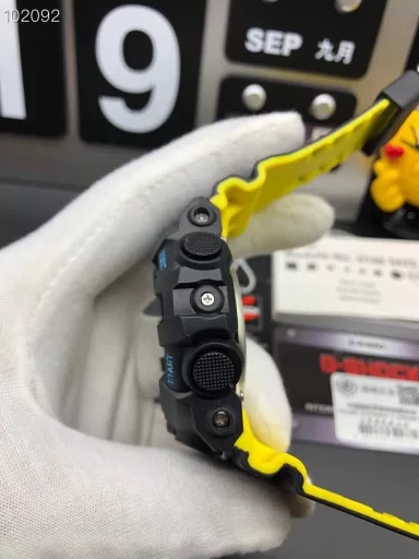 Hot selling GA-710 hand-raise light Casio G-SHOCK--classic shockproof dial design👍In stock and shipped immediately, 45-degree automatic hand-raise light function with strong visual impact🙈LCD liquid crystal display💡Stopwatch speed function accurate to 1/1000 second⌛Shockproof📣Anti-magnetic💥200 meters waterproof🏊48 city time📲Countdown⏳Alarm clock⏰Fully automatic calendar and other powerful functions📆