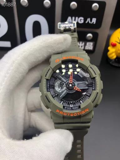 GA-110 Hand-raise Light Casio G-SHOCK--Classic shockproof dial design👍In stock and shipped immediately, 45-degree automatic hand-raise light function with strong visual impact🙈LCD liquid crystal display💡Stopwatch speed function accurate to 1/1000 second⌛Shockproof📣Anti-magnetic💥200 meters waterproof🏊48 city time📲Countdown⏳Alarm clock⏰Fully automatic calendar and other powerful functions