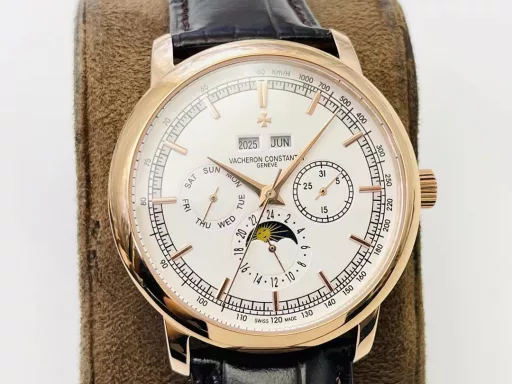 The highest version on the market, Vacheron Constantin Historical Masterpiece Series 3100V/000R_B422 Perpetual Calendar Multi-Function Watch!1⃣️Equipped with the same movement as the original, the balance wheel is exactly the same as the original, and all functions can be used normally.2⃣️Improved the curvature of the four corners of the case, the dial color curvature is more consistent, the 12 scales are polished more delicately, and the overall look is closer to the counter!3⃣️Paired with Italian cowhide to make the wrist more comfortable!TWS Factory boutique replica, please appreciate your appreciation
