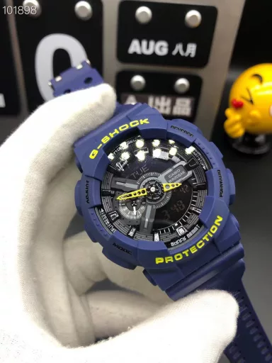 GA-110 Hand-raise Light Casio G-SHOCK--Classic shockproof dial design👍In stock and shipped immediately, 45-degree automatic hand-raise light function with strong visual impact🙈LCD liquid crystal display💡Stopwatch speed function accurate to 1/1000 second⌛Shockproof📣Anti-magnetic💥200 meters waterproof🏊48 city time📲Countdown⏳Alarm clock⏰Fully automatic calendar and other powerful functions