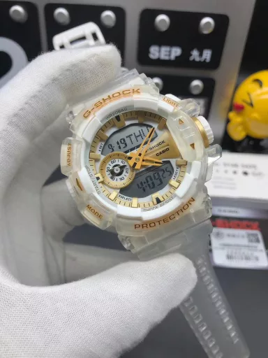GA-400 hand-raise light Casio G-SHOCK--classic shockproof dial design👍In stock and shipped immediately, 45-degree automatic hand-raise light function with strong visual impact🙈LCD liquid crystal display💡Stopwatch speed function accurate to 1/1000 second⌛Shockproof📣Anti-magnetic💥200 meters waterproof🏊48 city time📲Countdown⏳Alarm clock⏰Fully automatic calendar and other powerful functions