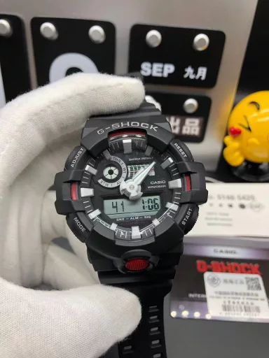 Hot selling GA-710 hand-raise light Casio G-SHOCK--classic shockproof dial design👍In stock and shipped immediately, 45-degree automatic hand-raise light function with strong visual impact🙈LCD liquid crystal display💡Stopwatch speed function accurate to 1/1000 second⌛Shockproof📣Anti-magnetic💥200 meters waterproof🏊48 city time📲Countdown⏳Alarm clock⏰Fully automatic calendar and other powerful functions