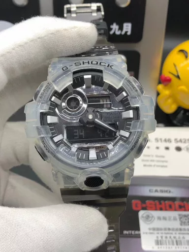 Hot selling GA-710 hand-raise light Casio G-SHOCK--classic shockproof dial design👍In stock and shipped immediately, 45-degree automatic hand-raise light function with strong visual impact🙈LCD liquid crystal display💡Stopwatch speed function accurate to 1/1000 second⌛Shockproof📣Anti-magnetic💥200 meters waterproof🏊48 city time📲Countdown⏳Alarm clock⏰Fully automatic calendar and other powerful functions📆