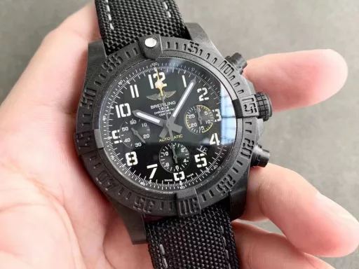Breitling original one-to-one carbon fiber texture, the ultimate new work. The Breitling Avenger Hurricane series 45mm chronograph was purchased two years ago and disassembled for inspection. After many efforts by the watchmaker, it was finally cracked. It is made of Breitlight® material. Breitlight® is a thermoplastic resin with excellent high temperature resistance. It is a composite of polycarbonate and carbon fiber. The material is 3.3 times lighter than titanium and 5.8 times lighter than stainless steel, but it is stronger and can't be broken! It also has many advantages: scratches, polishing, corrosion resistance, anti-magnetic, anti-allergic, and has a warmer touch than metal, and presents the mottled visual effect of carbon fiber. (The raw materials are purchased in Switzerland, which is hard-won. Don't miss it if you like it) The real thing looks better